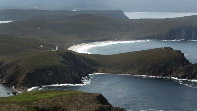 Island Scenic Flights. Bruny Island Lighthouse.