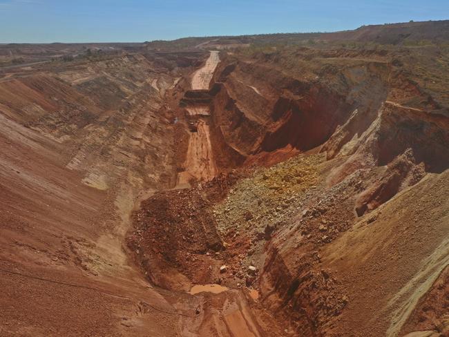 The Bootu Creek pit wall collapse had an estimated 48,000 or more cubic metres of rock and soil fell. The wall collapse killed mining superintendent Craig Butler. Picture: DEPARTMENT OF PRIMARY INDUSTRY AND RESOURCES