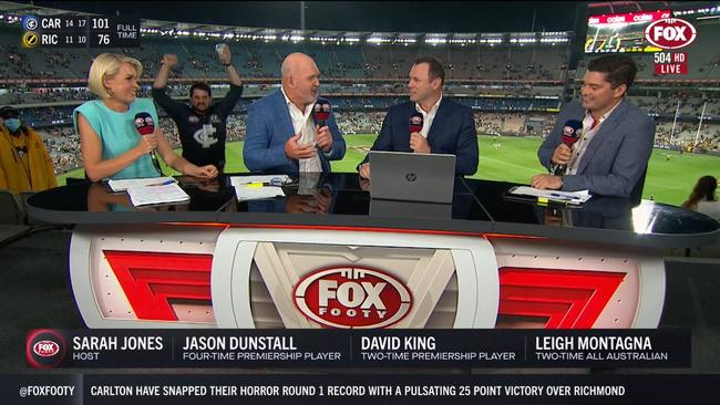 A fan snuck into the camera shot on Fox Footy. Photo: Kayo.