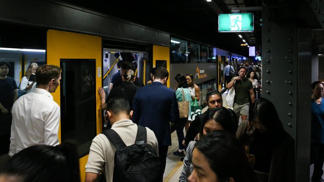 800 train services cancelled in one day