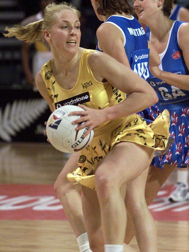 Shelley O’Donnell representing Australia at the 1999 Netball World Cup. Picture: Phil Walter/Getty Images