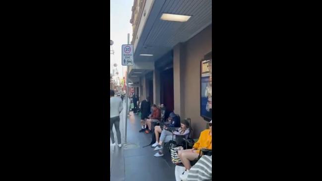 Huge queues form for Taylor Swift tickets | Herald Sun