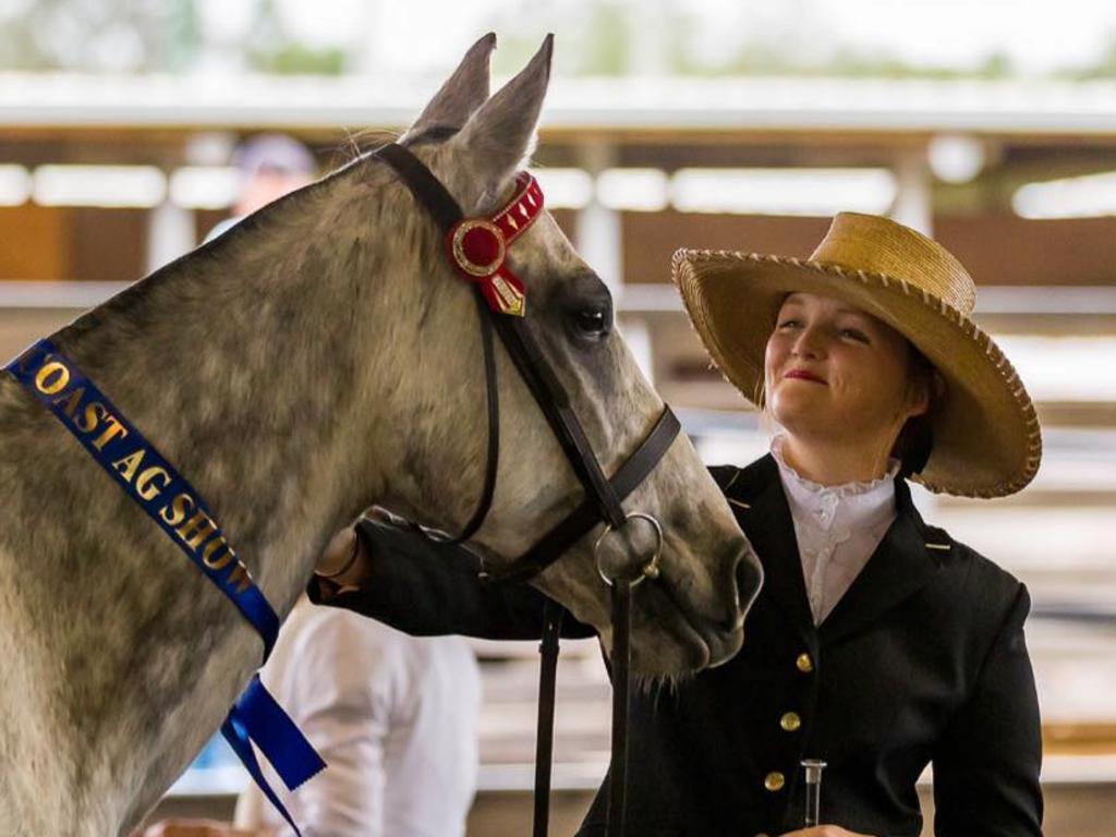 Elizabeth Condon splits her time between helping manage her partners family cattle property, and managing a vet clinic and her own business, Aptitude Stock Horses.