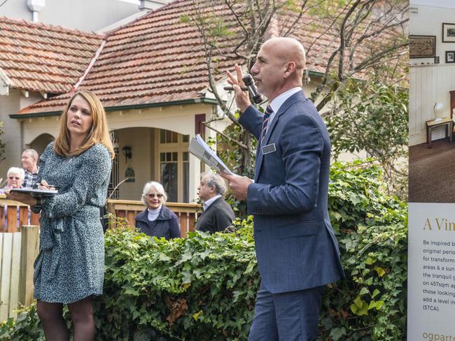 There was also auction success in Mosman. (AAP/Image Matthew Vasilescu)