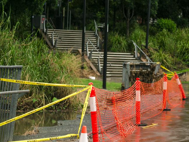 BRISBANE, AUSTRALIA - NewsWire Photos - MARCH 24, 2025: The scene where a womans body was found on the Kedron Brook Bikeway at Perry St this morning.Picture: NewsWire / Glenn Campbell