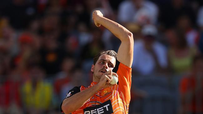 PERTH, AUSTRALIA - JANUARY 18: Lance Morris of the Scorchers bowls during the Men's Big Bash League match between the Perth Scorchers and the Hobart Hurricanes at Optus Stadium, on January 18, 2023, in Perth, Australia. (Photo by Paul Kane/Getty Images)