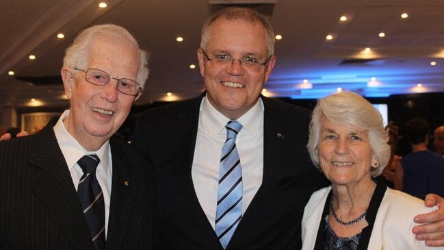 Scott Morrison with his father John and mother Marion. Source: Facebook