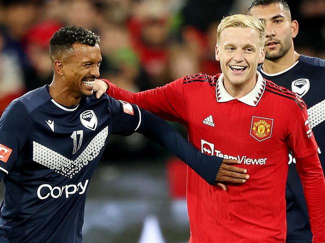 Man U overcomes Victory scare as monster crowd sees Nani