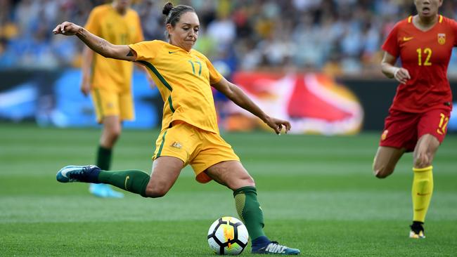 Kyah Simon of the Matildas scores the side's first goal, during an International friendly series match between the Westfield Matildas and China PR at GMHBA stadium in Geelong, Sunday, November 26, 2017.(AAP Image/Joe Castro) NO ARCHIVING, EDITORIAL USE ONLY