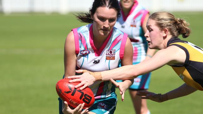 The Penrith Ramettes and Gosford Wildcats in action in the 2015 BLK Sydney AFL Women's Grand Final.