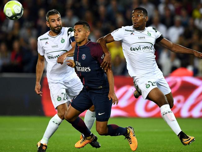 Paris Saint-Germain's Marquinhos (C). / AFP PHOTO / FRANCK FIFE