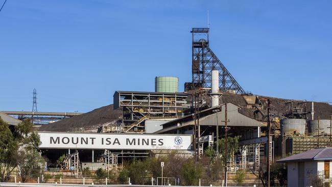 Mount Isa Mines. Infrastructure Mount Isa, MIM Urquhart Shaft