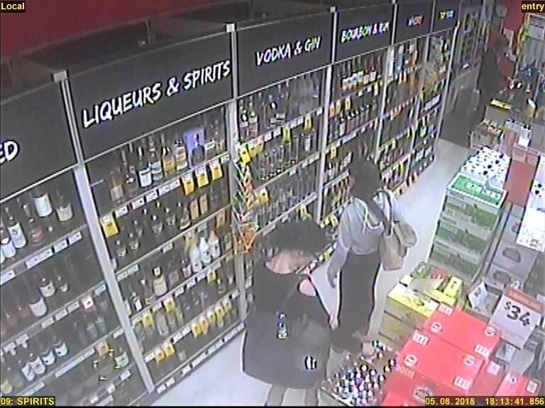 Two women who allegedly stole alcohol from a Banora Point bottle shop are wanted by police.