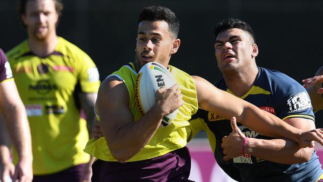 Kahu was dropped after the loss to the Bulldogs. AAP Image/Dan Peled.