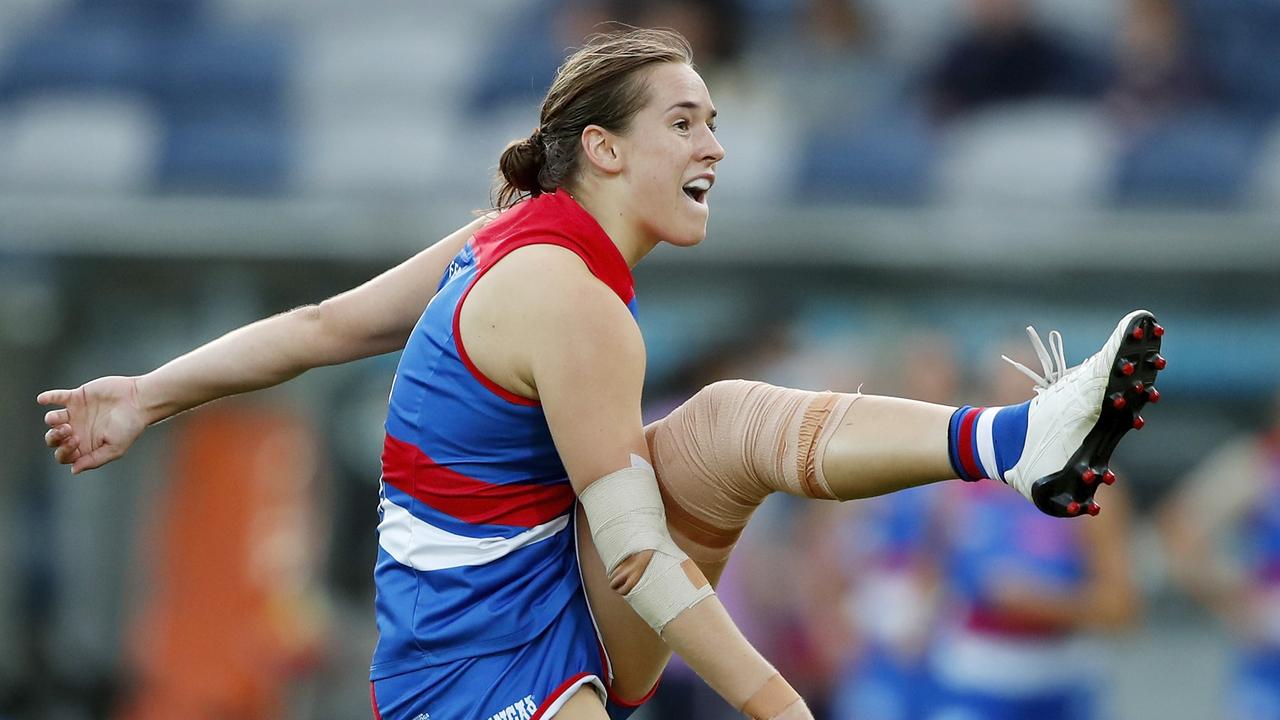 Huntington was a star for the Bulldogs. Photo: Dylan Burns/AFL Photos via Getty Images.