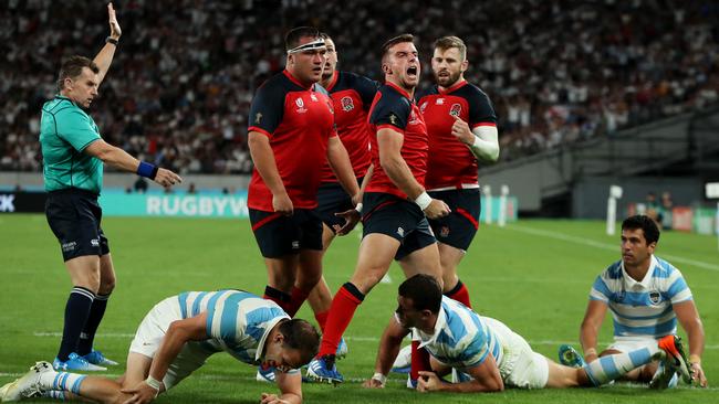 CHOFU, JAPAN - OCTOBER 05: George Ford of England celebrates scoring his side's fourth try during the Rugby World Cup 2019 Group C game between England and Argentina at Tokyo Stadium on October 05, 2019 in Chofu, Tokyo, Japan. (Photo by David Rogers/Getty Images)