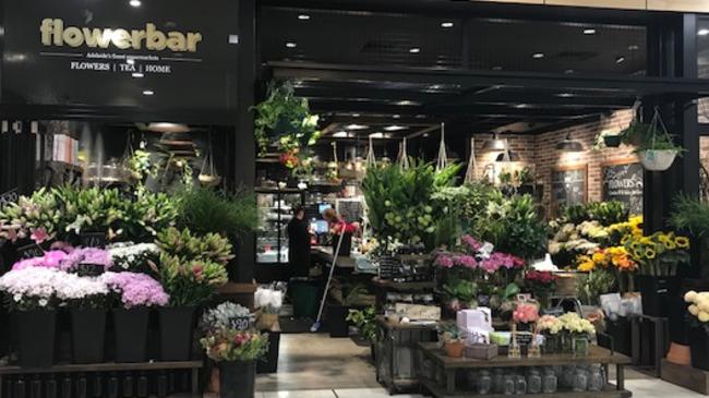 You’ve got plenty of flowers to choose from at the “flowerbar” in Pasadena Foodland.