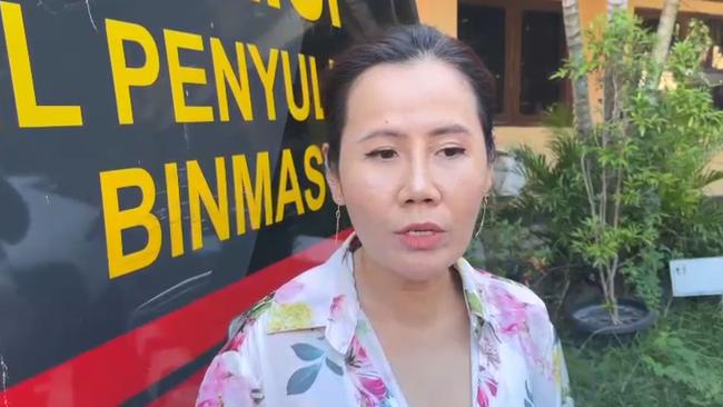 Lamar Ahchee’s lawyer Sienny Karmana speaks to media outside Bali prison.