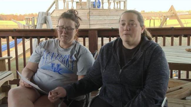 Landon's mum (left) and auntie are grief-stricken by Landon's tragic death. Source: WHAS11