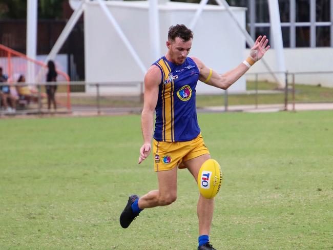 Wanderers recruit Dane McFarlane picked up 41 possessions against Palmerston.  Picture: Celina Whan AFLNT/Media