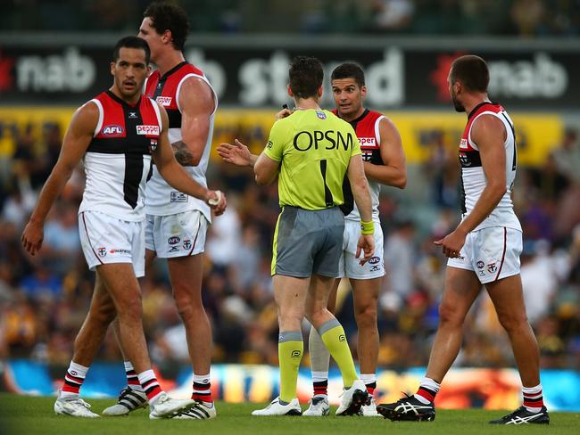 Leigh Montagna has a word with umpire Chris Donlon at half time against West Coast. Picture: Getty