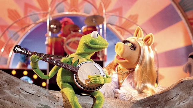 Miss Piggy joins Kermit at Smithsonian
