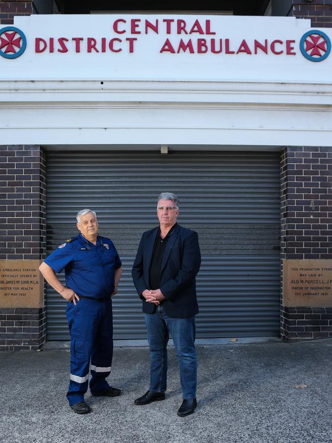 Paramedic Steve Fraser and HSU Secretary Gerard Hayes. Picture: NCA NewsWire