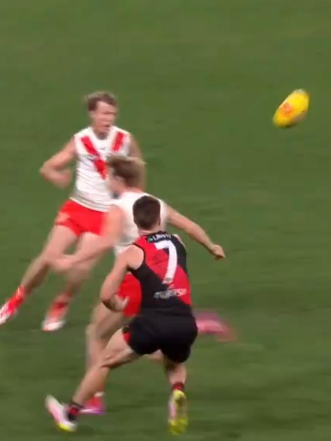The ball in dispute between both players.