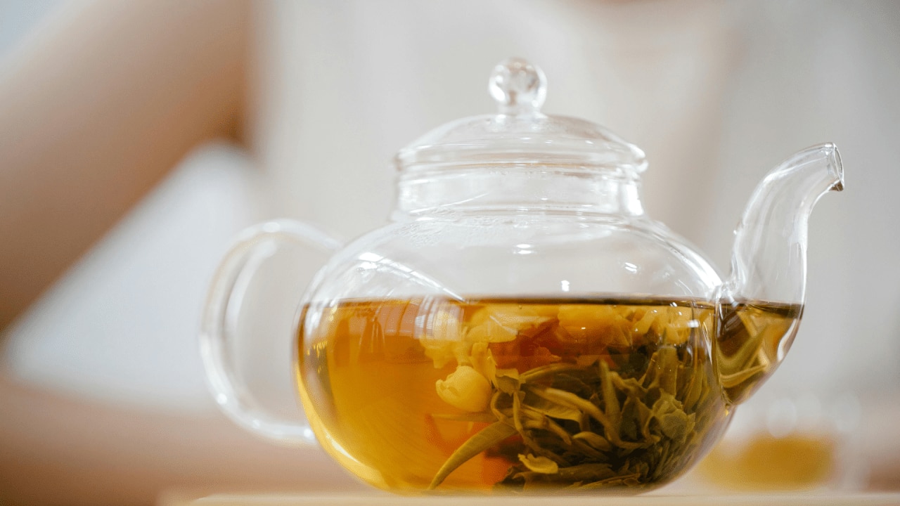 "While there a many herbal teas available, most of the research is looking at “true” teas, which are those derived from the Camellia sinensis plant". Image: Pexels.