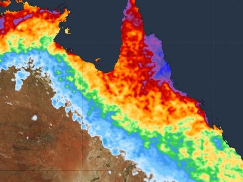 Queensland has contnued to battle a barrage of rain, marking one of the wettest Decembers in 14 years. Overnight, parts of eastern and southeast Queensland were soaked with heay rain, causing roads to turn into rivers and resulting in people abandoning their cars as water engulphed the streets. Driven by onshore winds, the heavy rain continues to drench eastern Queensland, focussing its attention to the South East, prompting an emergency alert from Queensland Police to “warn neighburs, secure belongings and enact your emergency plan”.