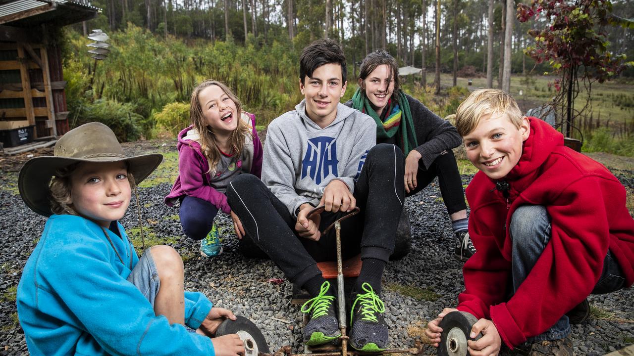 Friends Whistler, 8, Tango, 11, Reuben, 13, Stella, 15 and and Zephyr, 13 from Tarremah Steiner School working on a project go-cart as the school makes a move to send children home due to corona virus pandemic. Picture: RICHARd JUPE