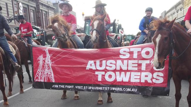 The convoy against AusNet transmission project in Ballarat. Picture: Picture: Facebook