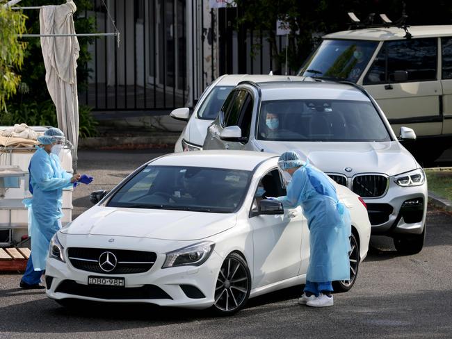 SYDNEY, AUSTRALIA - NewsWire Photos JANUARY 14, 2022: Drive through Covid 19 testing at Ryde. Picture: NCA NewsWire / Damian Shaw