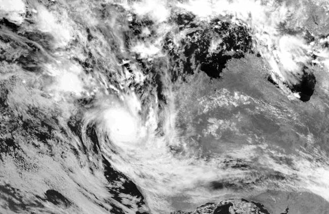 Satellite photo of Vance at 2.30pm, on March 22, 1999.