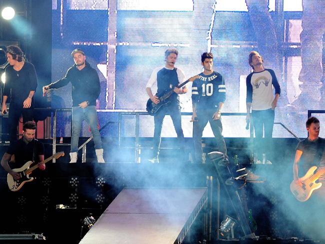 One Direction on stage in Santiago.