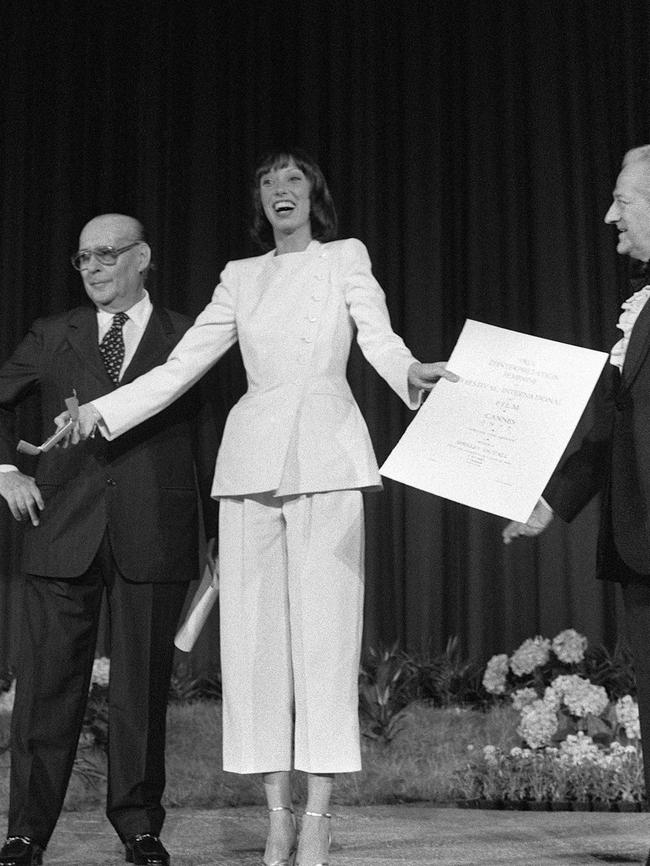 Duvall received best actress prize for 3 Women. At her side Italian director Roberto Rossellini. Picture: AFP