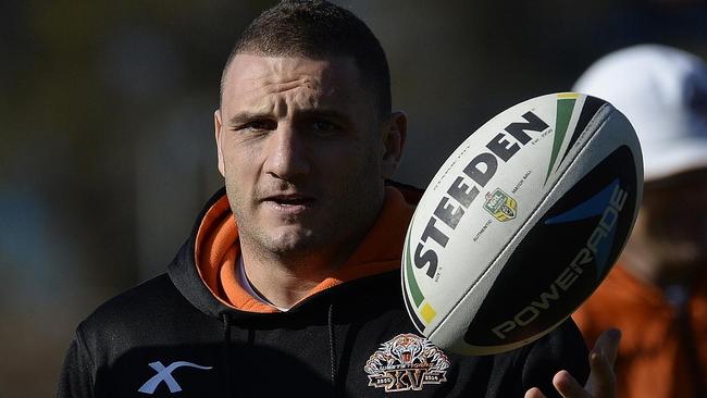 Buzz: Farah won’t bury Tallis hatchet