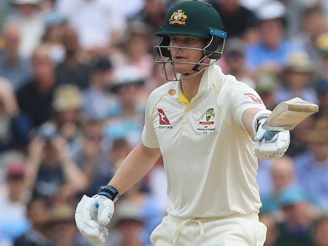 Australia's Steve Smith gestures on the fourth day of the first Ashes cricket Test match between England and Australia at Edgbaston in Birmingham, central England on August 4, 2019. (Photo by Lindsey Parnaby / AFP) / RESTRICTED TO EDITORIAL USE. NO ASSOCIATION WITH DIRECT COMPETITOR OF SPONSOR, PARTNER, OR SUPPLIER OF THE ECB