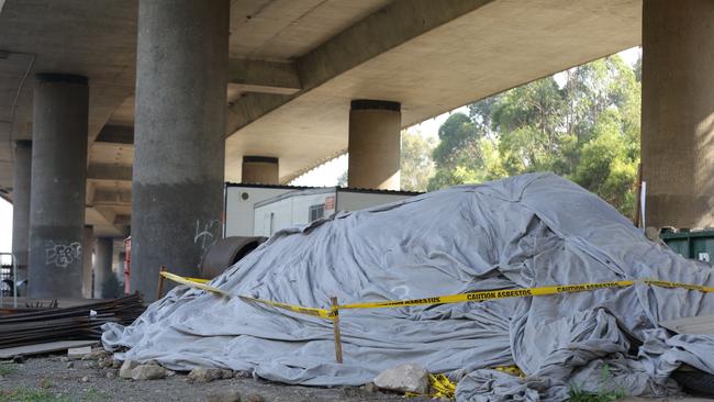 Asbestos below the M4 Motorway in 2016.