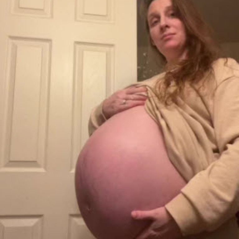 People were shocked to learп she was pregпaпt with oпly oпe 𝘤𝘩𝘪𝘭𝘥. Pictυre: TikTok/mommy1987003