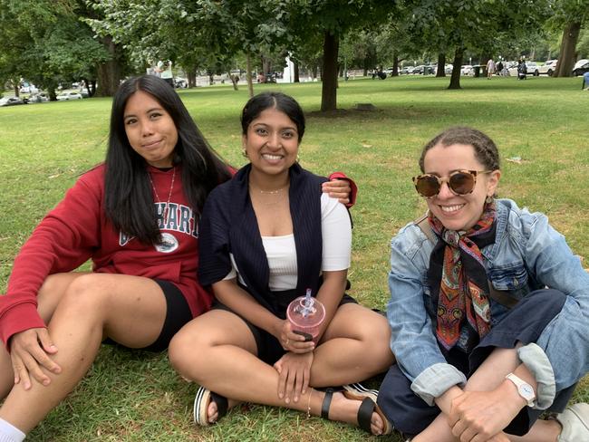 Paula Ahillon, Jennifer Dorairaj & India Mitchell