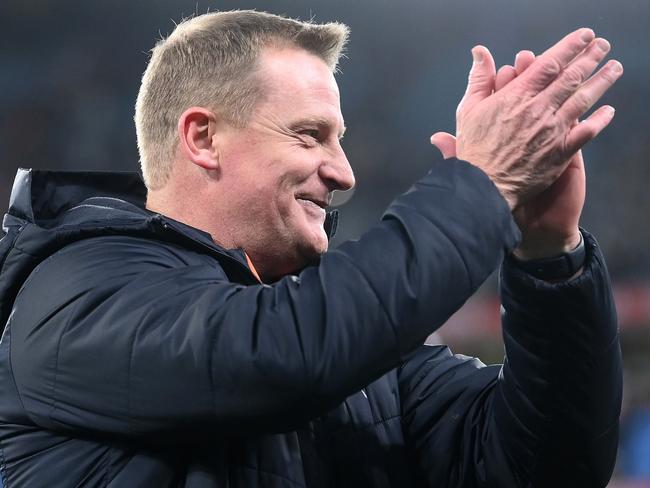 MELBOURNE, AUSTRALIA - SEPTEMBER 08: Blues head coach Michael Voss celebrates winning the First Elimination Final AFL match between Carlton Blues and Sydney Swans at Melbourne Cricket Ground, on September 08, 2023, in Melbourne, Australia. (Photo by Quinn Rooney/Getty Images)