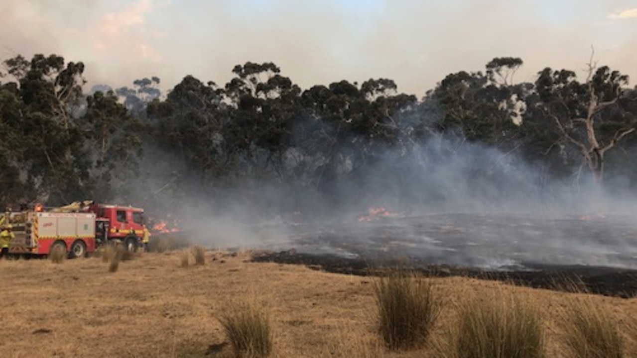 Gumbuya World plans to thank firefighters who saved park from Bunyip ...