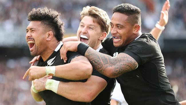 Ardie Savea (left) is also considering an NRL switch.