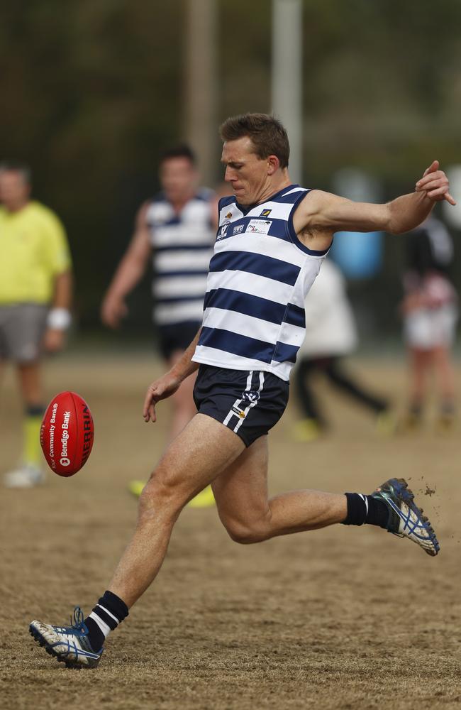 Drew Petrie kicks for goal during his Pearcedale cameo. Picture: Valeriu Campan