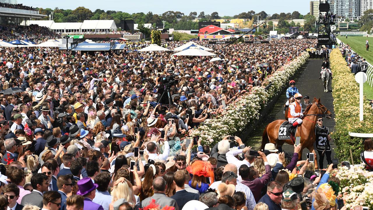 Melbourne Cup Crowd 