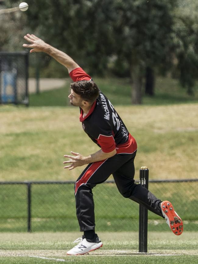 CSB: Matt McCallum bowling for South Caulfield. Picture: Valeriu Campan