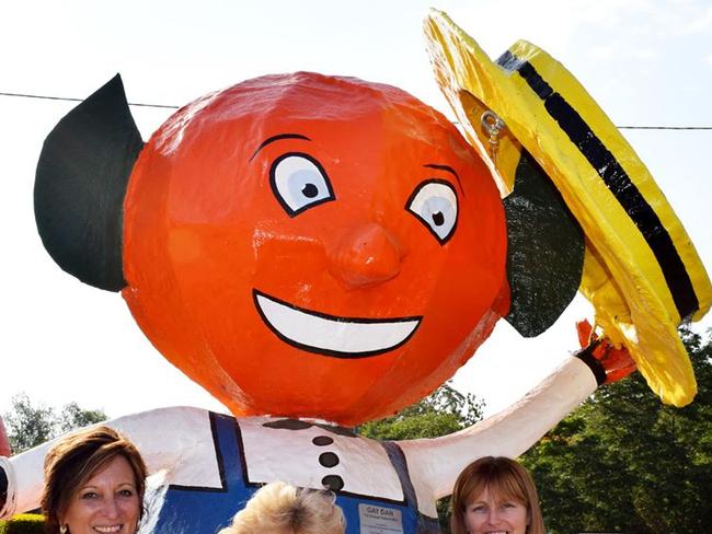 SOCIAL MEDIA IMAGE DISCUSS USE WITH YOUR EDITOR - FRESHLY SQUEEZED COMMITTEE: Jo Dowling, Dael Giddins, Tracey Taylor and Leah Trott as the new executive committee for the 2021 Gayndah Orange Festival.