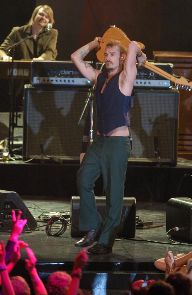 Silverchair rocked out at the 2006 ARIA Awards.