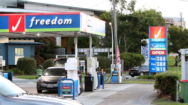 Gold Coasters fill up at the Freedom Fuel station Southport. Pic Mike Batterham